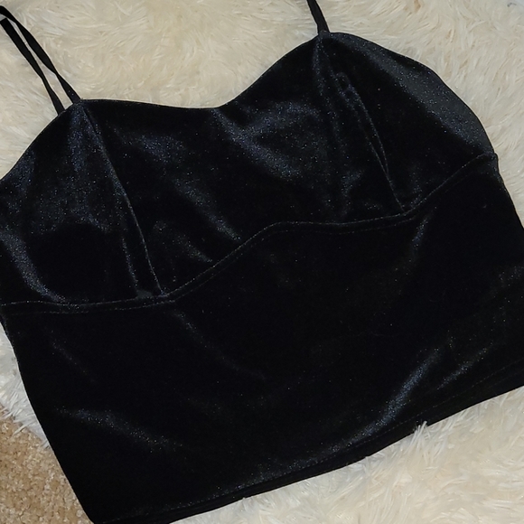 TANK TOPS/CROP - Picture 3 of 6